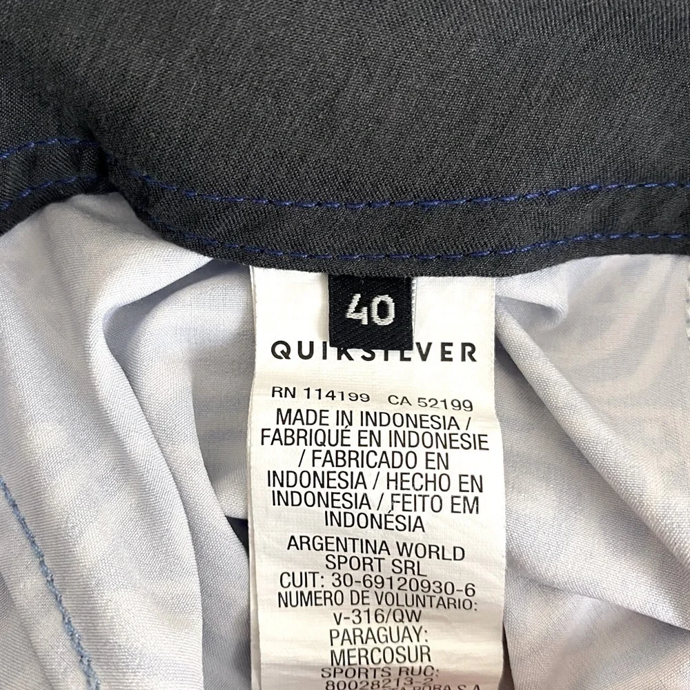 Quicksilver 4 Way Stretch Water Repellent Board Shorts Size 40